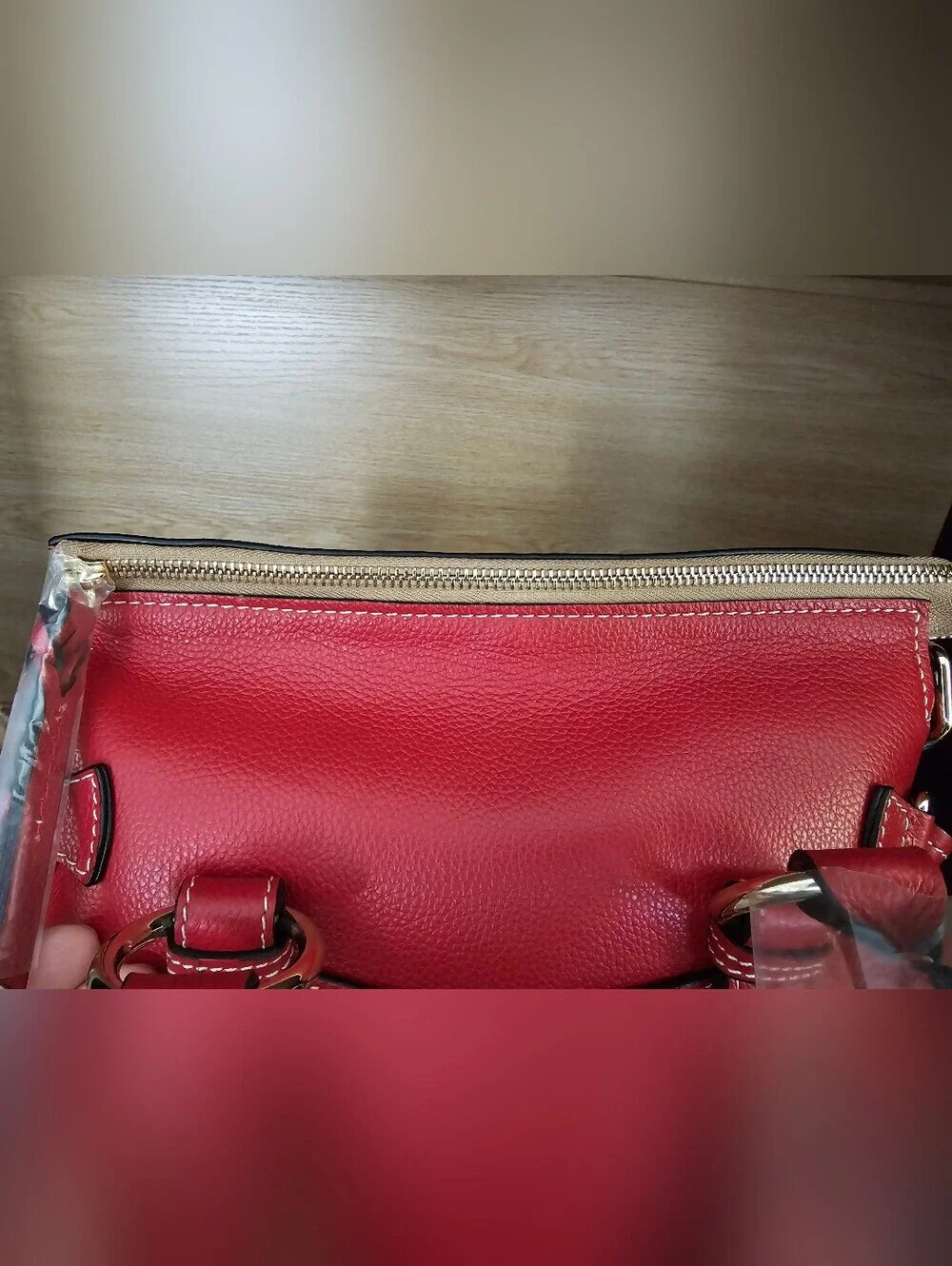 Dooney & Bourke Sorrento 30 With Pocket Satchel Leather Bag.